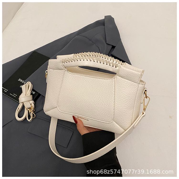 

High-end texture small bag women s summer 2025 new simple fashion niche design crossbody bag women s shoulder bag белый