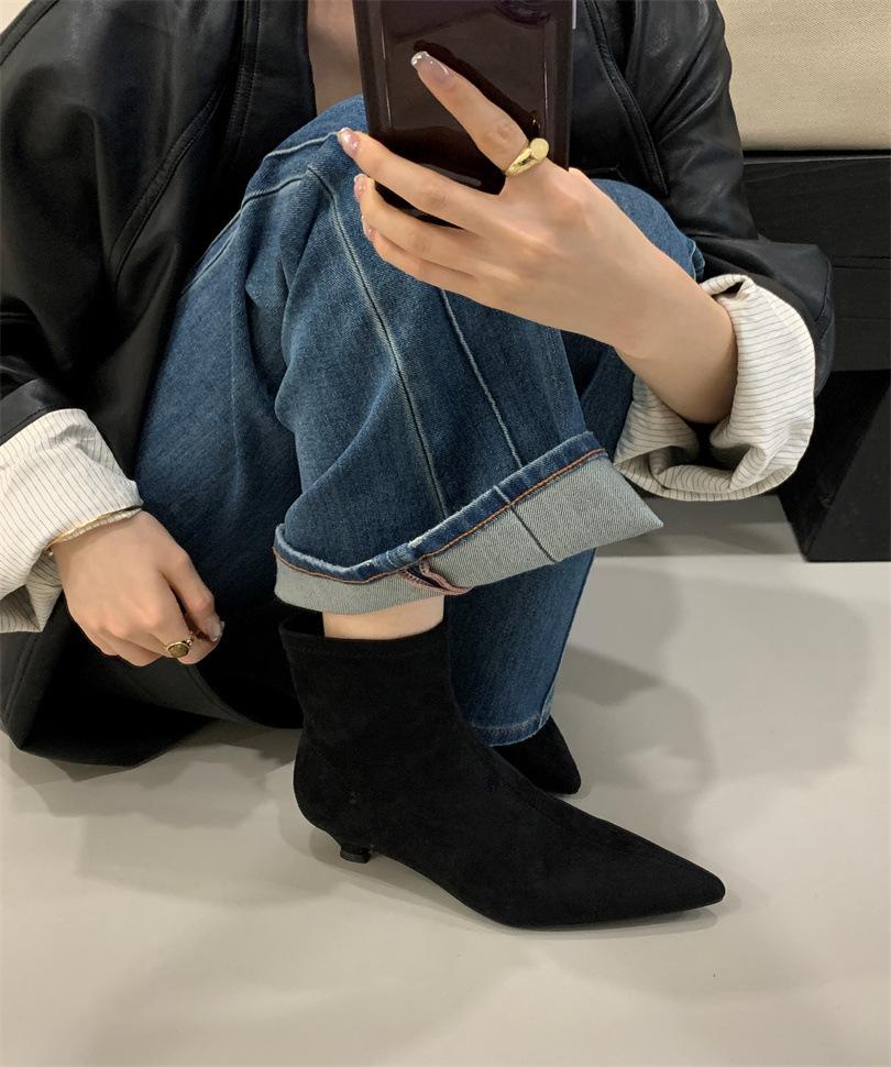 

Trendy brand pointed head temperament suede short boots with trench coat women s boots new autumn and winter thin heel Korean Muse thin boots 39 хаки