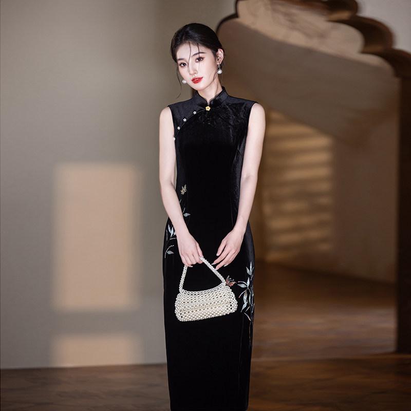 Embroidery Black Sleeveless Velvet New Chinese Long Autumn Cheongsam Improved Young 1011 New Women's High Sense
