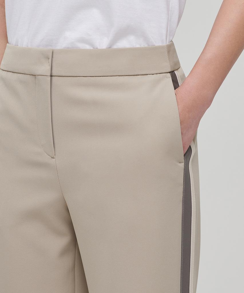 MUSINSA STANDARD WOMAN Women'S Fluid Side Line Semi-Wide Slacks [Beige]