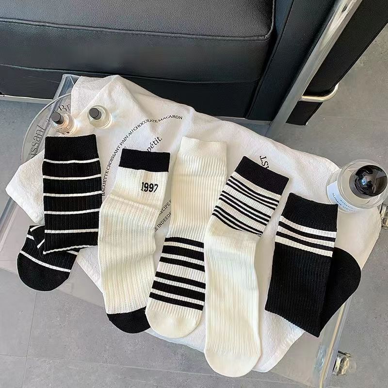 Women's New Spring and Summer Striped Medium Tube Pile Cotton Socks