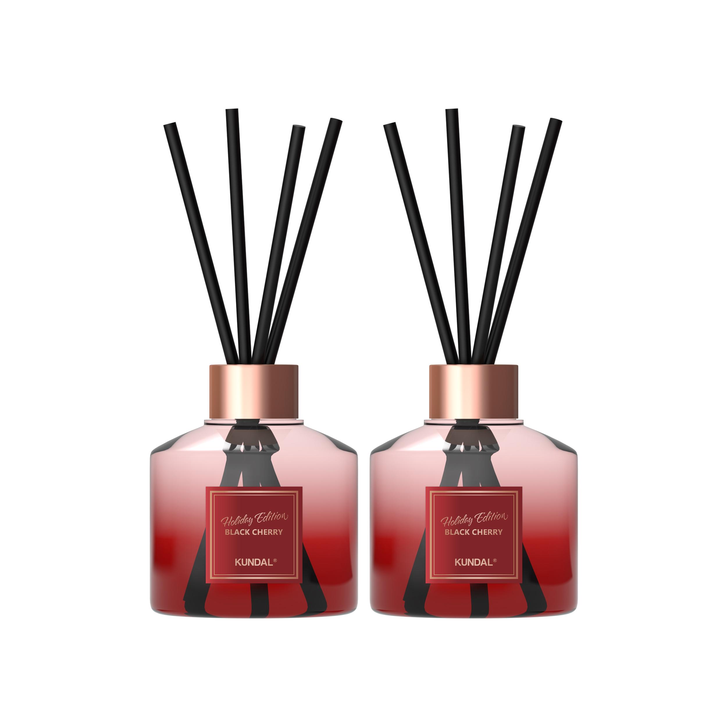 

Набор аромадиффузоров для дома Черная вишня Perfume Diffuser Holiday Edition Black Cherry Kundal 200 мл*2 шт.