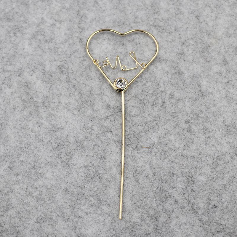 Queen Crown Cake Decoration with Lace, Pearls, and Baby's Breath for Birthdays