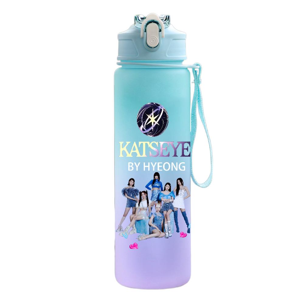 750Ml Water Bottle Anime Cartoon KATSEYE Printed Large Capacity Drinking Cup Portable Outdoor Sports Water Cup Children Kid Gift