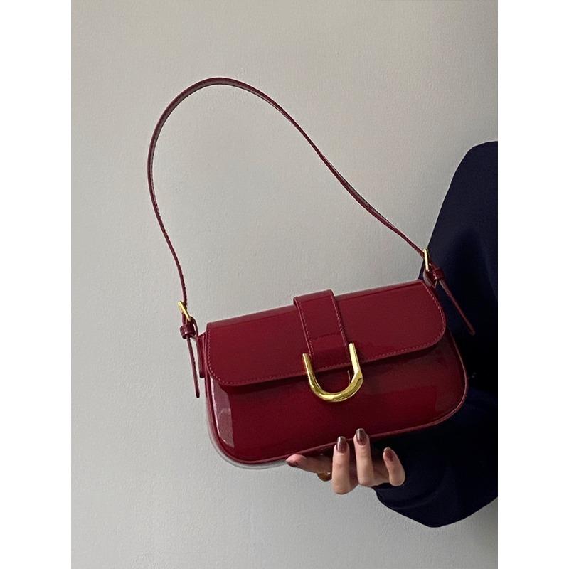 

Premium messenger bag women s autumn and winter new retro burgundy horseshoe buckle small square bag underarm shoulder bag bag бордовый