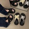 Sapatos de mulher – Sandálias