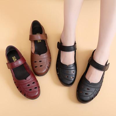 New Elderly Sandals Women's Shoes Hollow and Breathable Comfortable Flat-soled Leather Shoes Soft-soled Bag Head Hole Middle-aged and Elderly Shoes