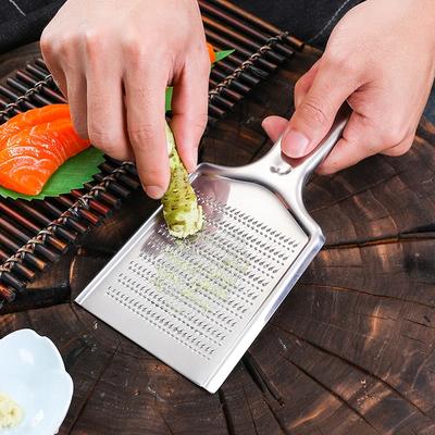 Silberne Ingwerreibe Wasabi-Reibe Zerkleinerer Edelstahl Knoblauchmühle Küche Obst Wurzelgemüse Ingwer Reibwerkzeug