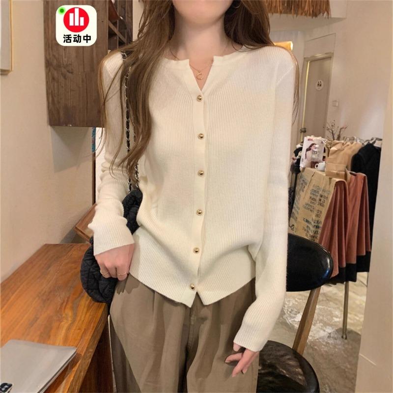 Chic Metal Single-breasted Knitted Cardigan Jacket Women's Clothing Autumn and Winter High-end Wear with White Long-sleeved Sweater