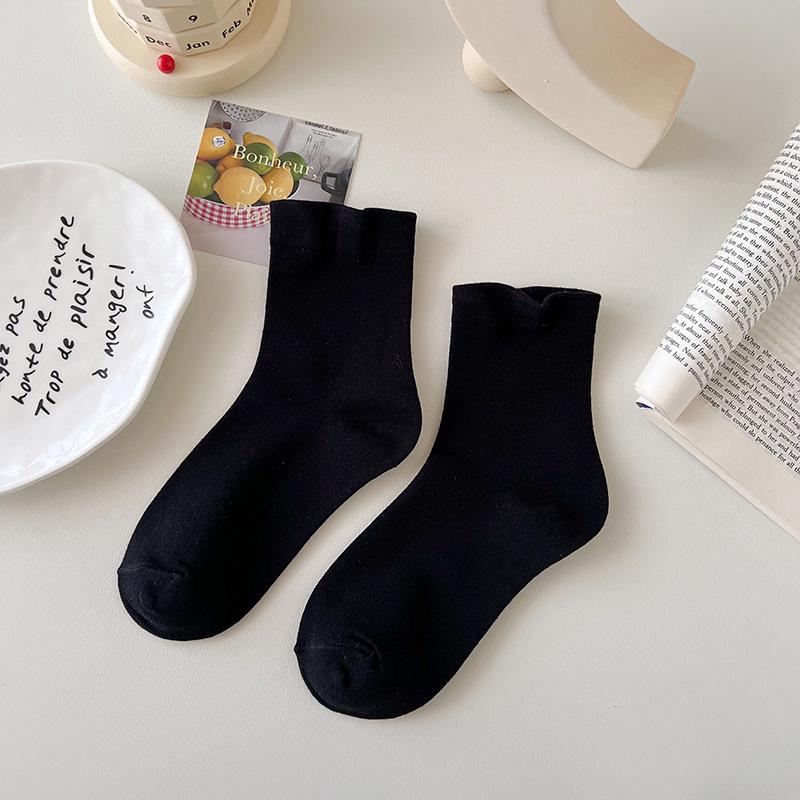 "Japanese-Style Milky White Crew Socks for Women - Trendy Spring/Summer Solid Color"