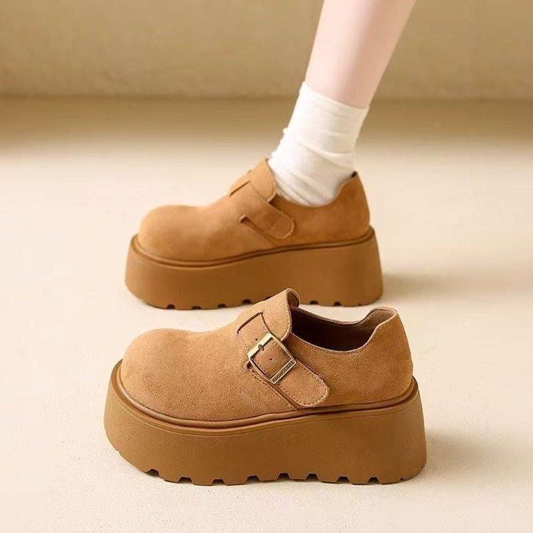 Andningsbara pendlar skor med tjock sula, nya mjuka muffins skor för sommaren