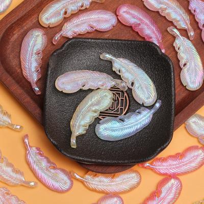 10 Stück Mode Acryl Licht farbige Serie leuchtende UV-beschichtete Farbe Feder Anhänger Perlen DIY Schmuck Halskette Ohrringe Herstellung