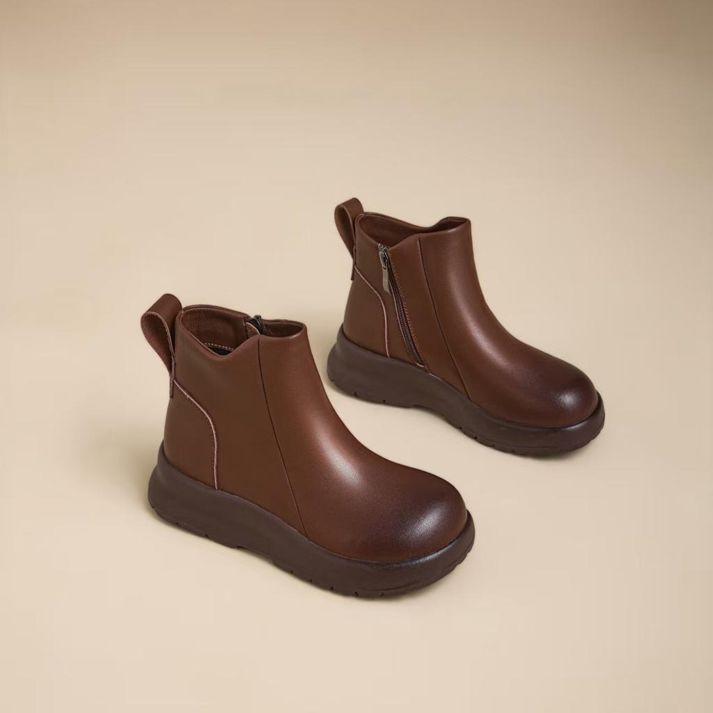 Leather platform Martin boots women's 2025 new autumn and winter retro Chelsea boots black versatile small short boots