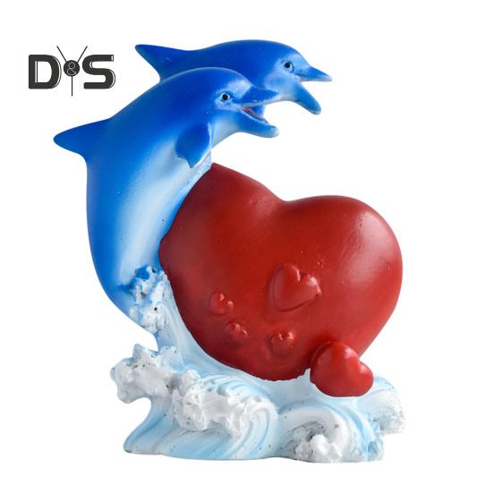 

Фигурка дельфина, коллекционная настольная статуэтка дельфина из смолы, украшение в виде дельфина в форме сердца, подарок на День святого Валентина для женщин, жен, девушек C