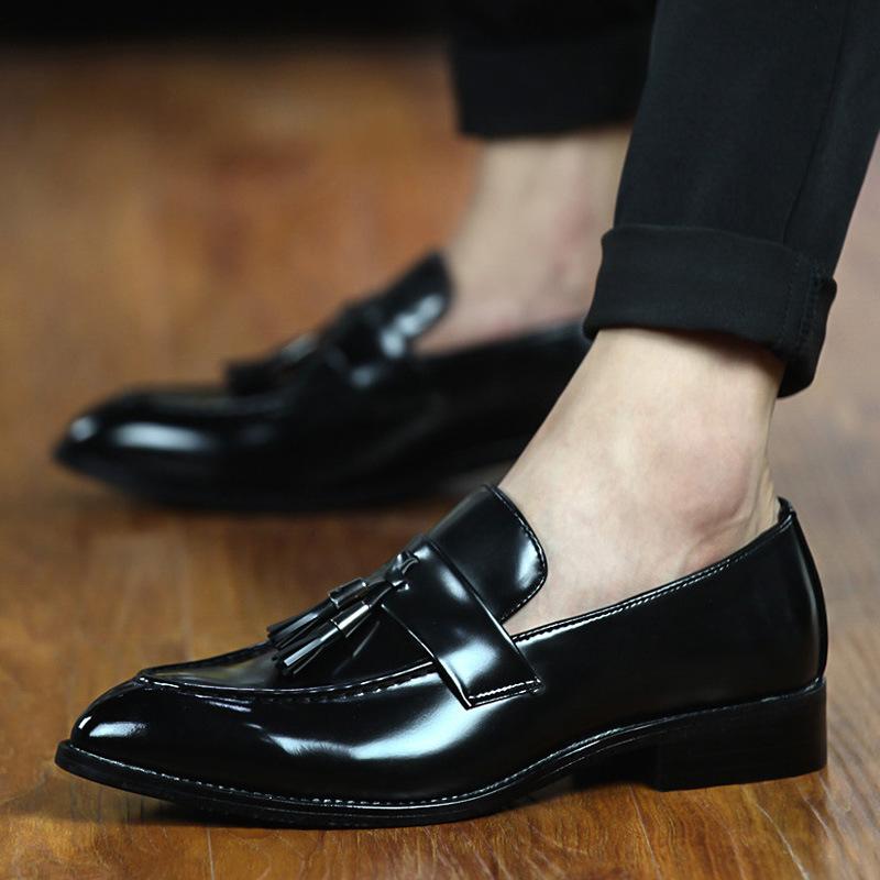 

Spring and summer casual leather shoes men s fringed leather shoes retro pointed hair stylist platform wedding groom shoes 38 чорний