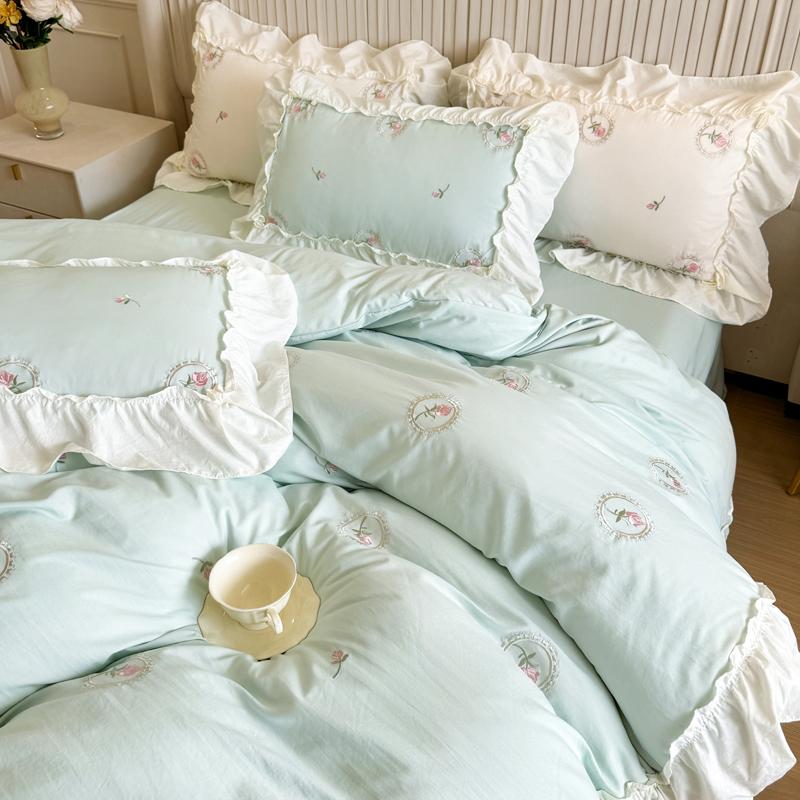 4PCS Elegant Rose Embroidery Girl Bedding Set Lace Duvet Cover Set(1*Duvet Cover + 1*Bed Sheet Or Fitted Sheet + 2*Pillowcase)