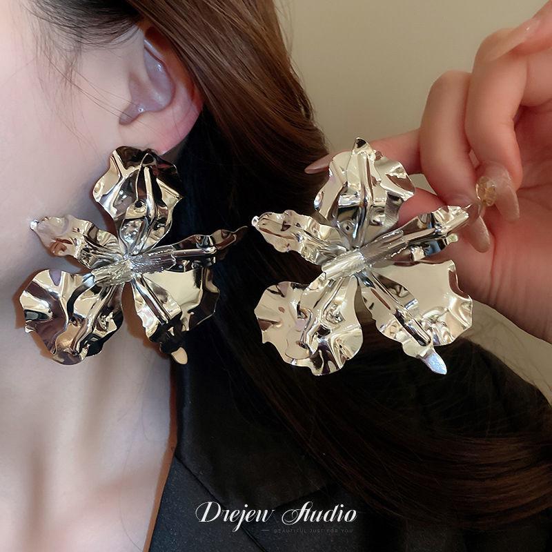Silver Needle Gold-Plated Geometric Earrings: Chic, Luxurious, High-End Summer Style