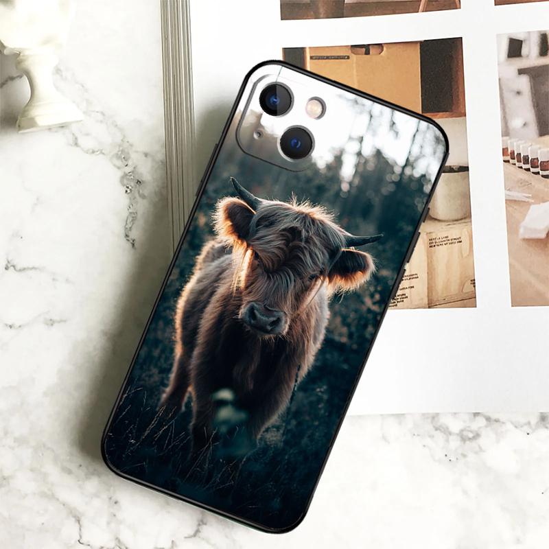Highland Cows Phone Case For iPhone 17 16 14 13 12 11 15 Pro Max Plus 12 13 Mini 16e 17 Air Cover Coque