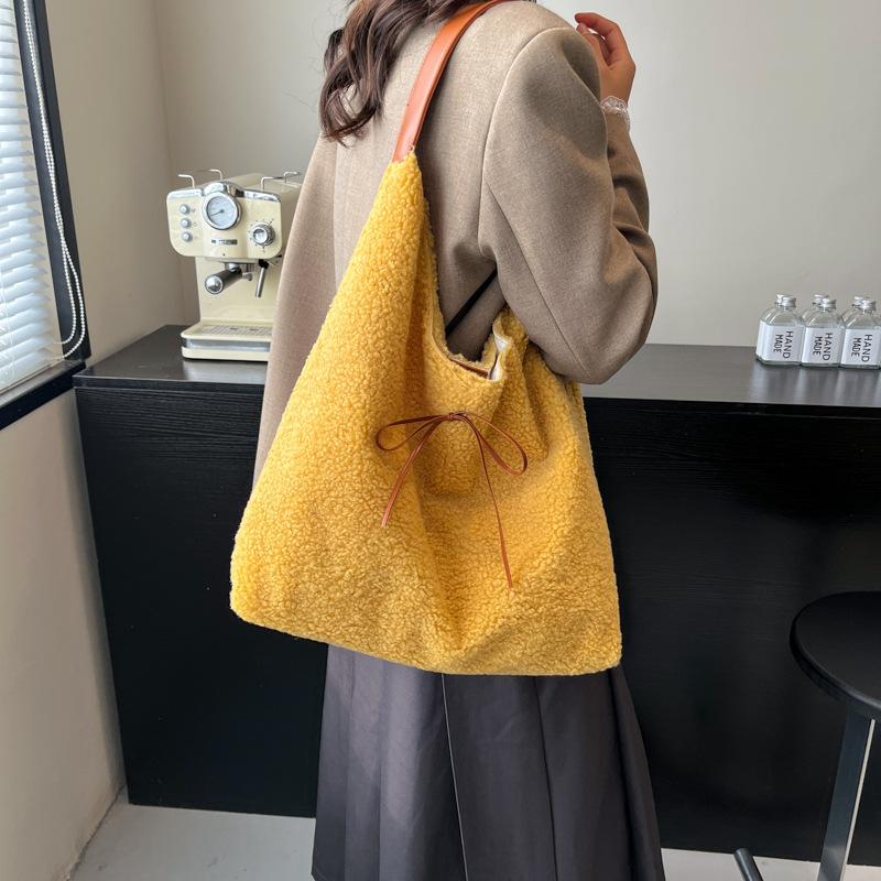 Foreign Fashion Underarm Bag Women's 2025 Autumn and Winter New Simple Casual Large-capacity Tote Bag for Commuting To Work