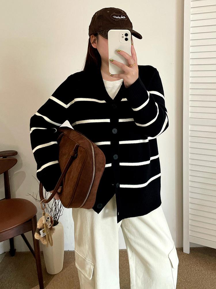 Plus Size Women's V-Neck Color Block Stripe Knit Cardigan - Loose Casual Winter Style