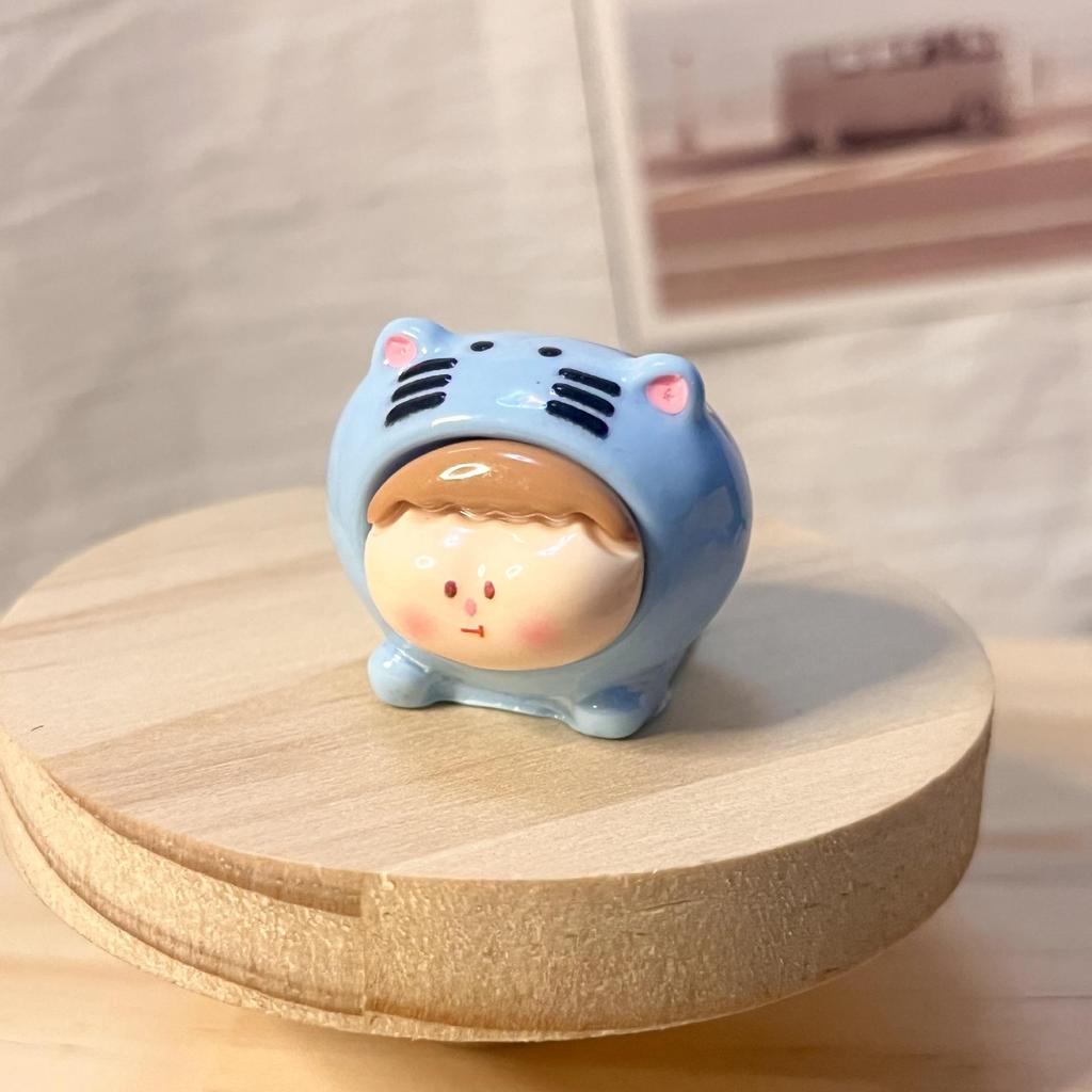 Lilith Jednokolorowy Lakier Torebka Niespodzianka: Urocza tygrysia ozdoba na biurko lalka zabawka