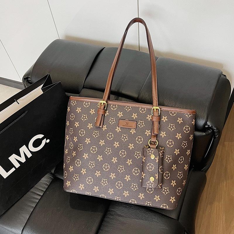 Commuter Bag Going Out Large-capacity Shoulder Bag Women's 2026 New Model, Light Luxury High-end Tote Bag Underarm Bag