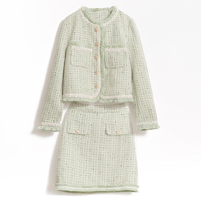 2025 Girls' Spring Autumn Stylish Three-Piece Set: Sweater and Skirt