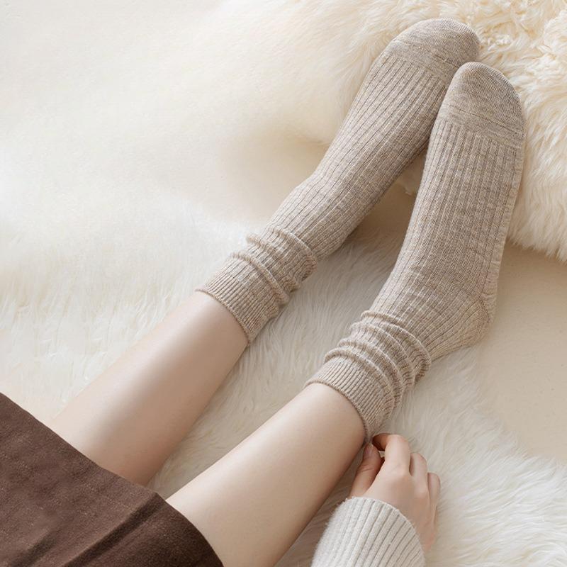 Women's Autumn and Winter Fleece and Wool Socks That Are Not Bulky, Mid-calf Socks for Warmth, Long Calf Pile Socks