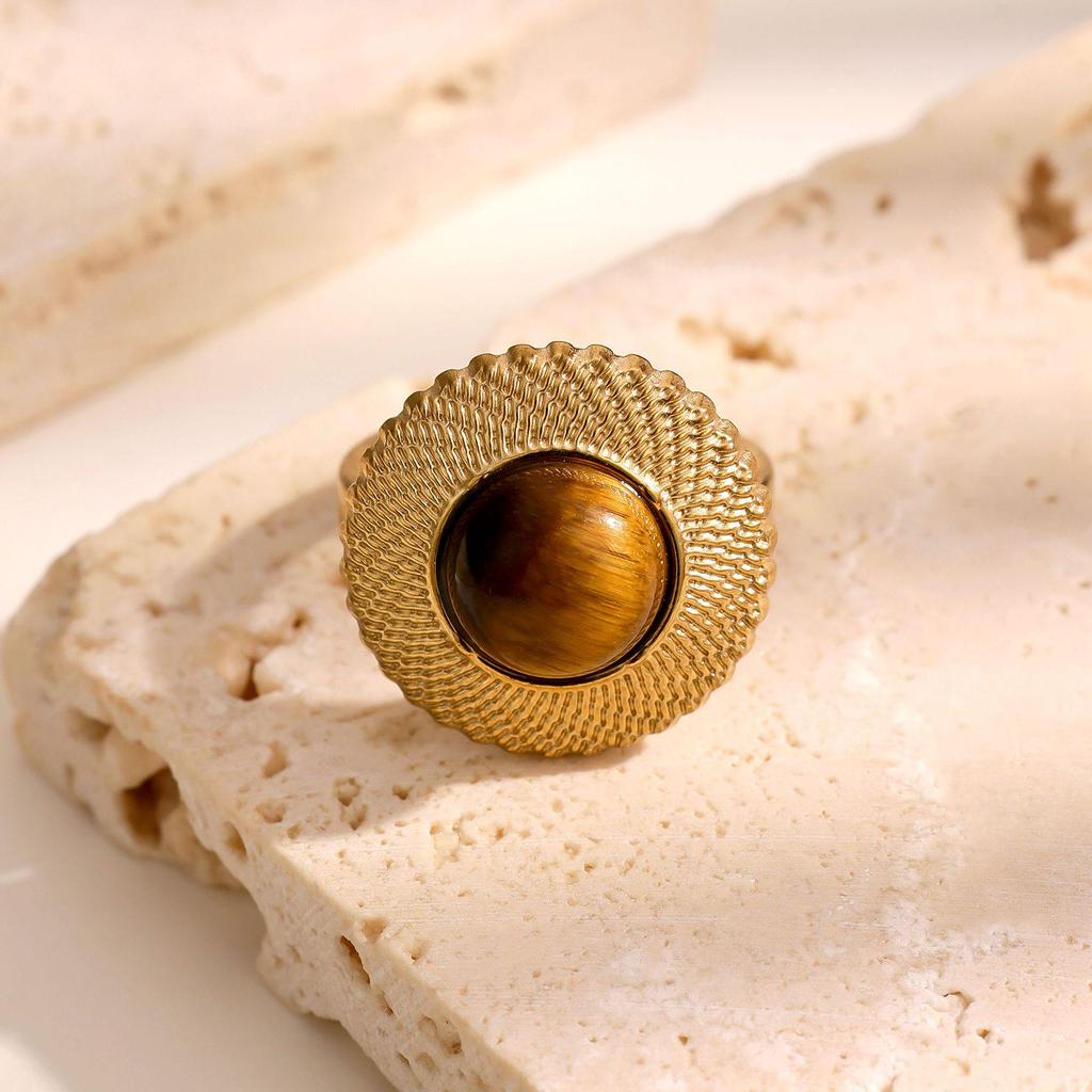 Elegant Gold Floral Ring - French Luxury & Versatile Hong Kong Style Stainless Steel Design