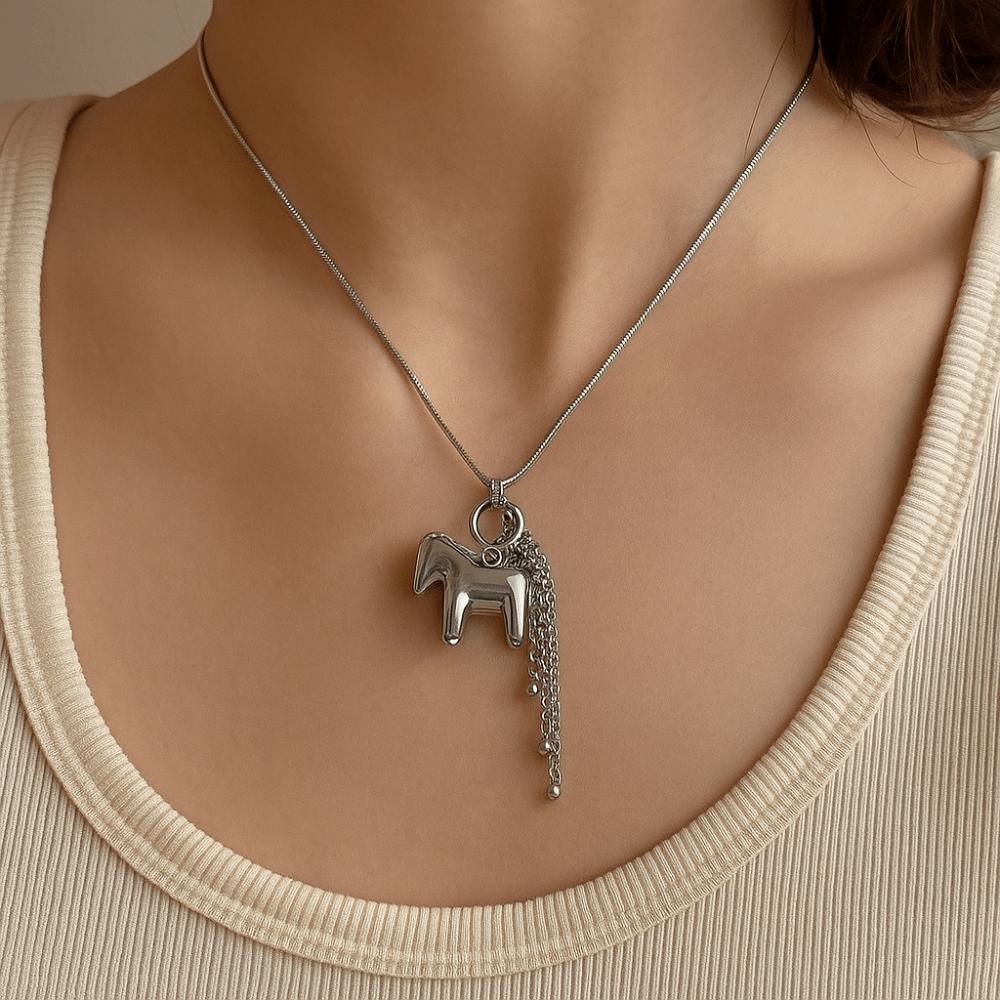 Zinc Zinc Alloy Pony Pendant Choker Smooth Surface Snake Chain Necklace Artistic Tassel Pendant Chain  Gift