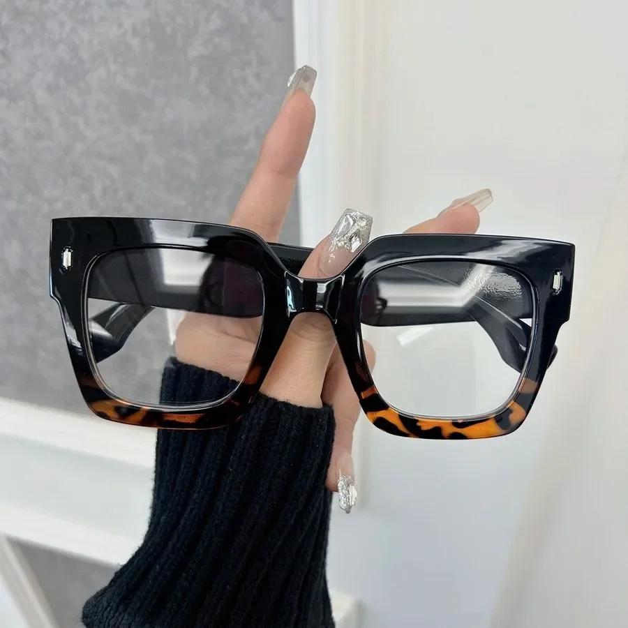 Transparent Glasses Clear Lens Square Frame Minimalist Eyewear for Women Men Luxury Oculos