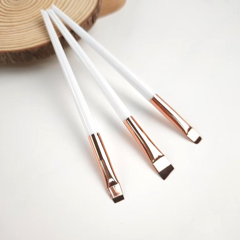 3Pcs Bent Eyeliner Brush Angled Brow Brush For Micro Lining Aegyo Sal And Detail Eyeshadow Professional Makeup Brush Set