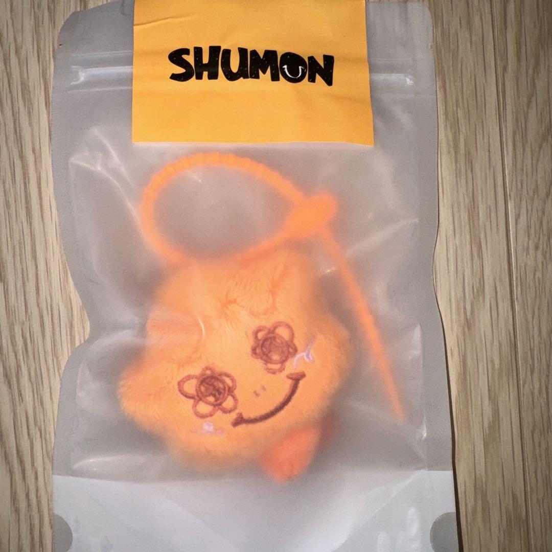 

[Б/У] JISOO AMORTAGE Поп-ап брелок SHUMON, Оранжевый