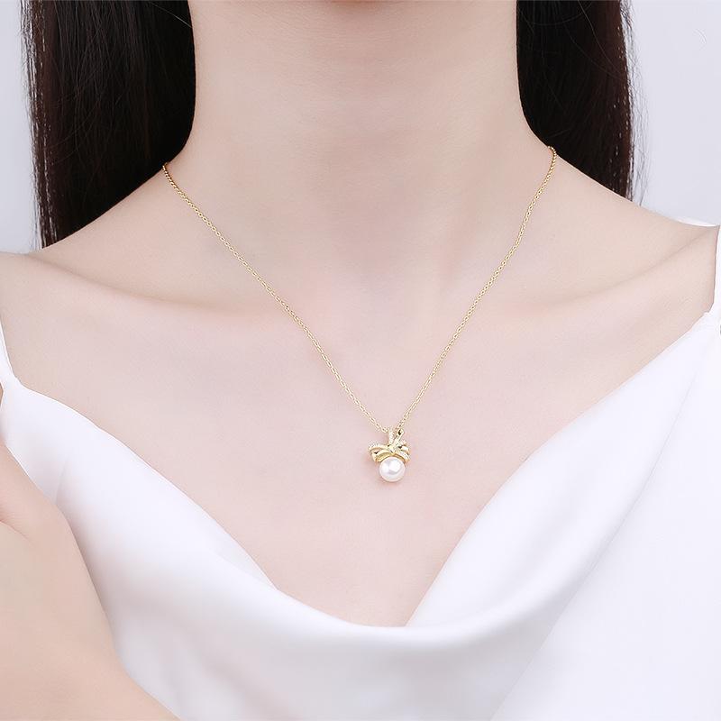 New Year's Bow Pearl Necklace for Women's Light Luxury and Niche Design, with A Sense of Collarbone Chain