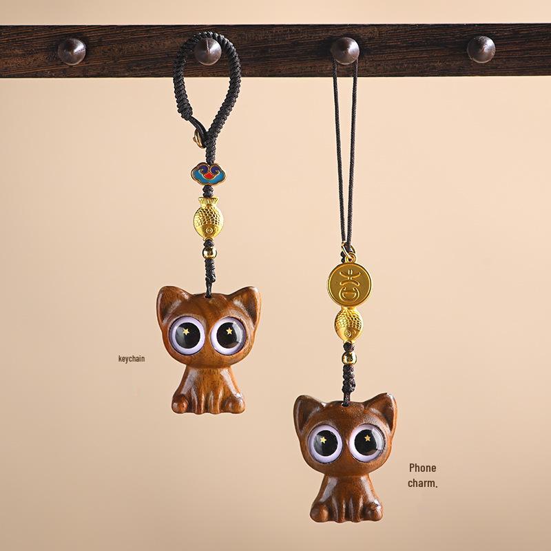Starry Eyes Green Sandalwood Cat Keychain Pendant: Creative Birthday Gift for Boys, Girls & Backpack Charm