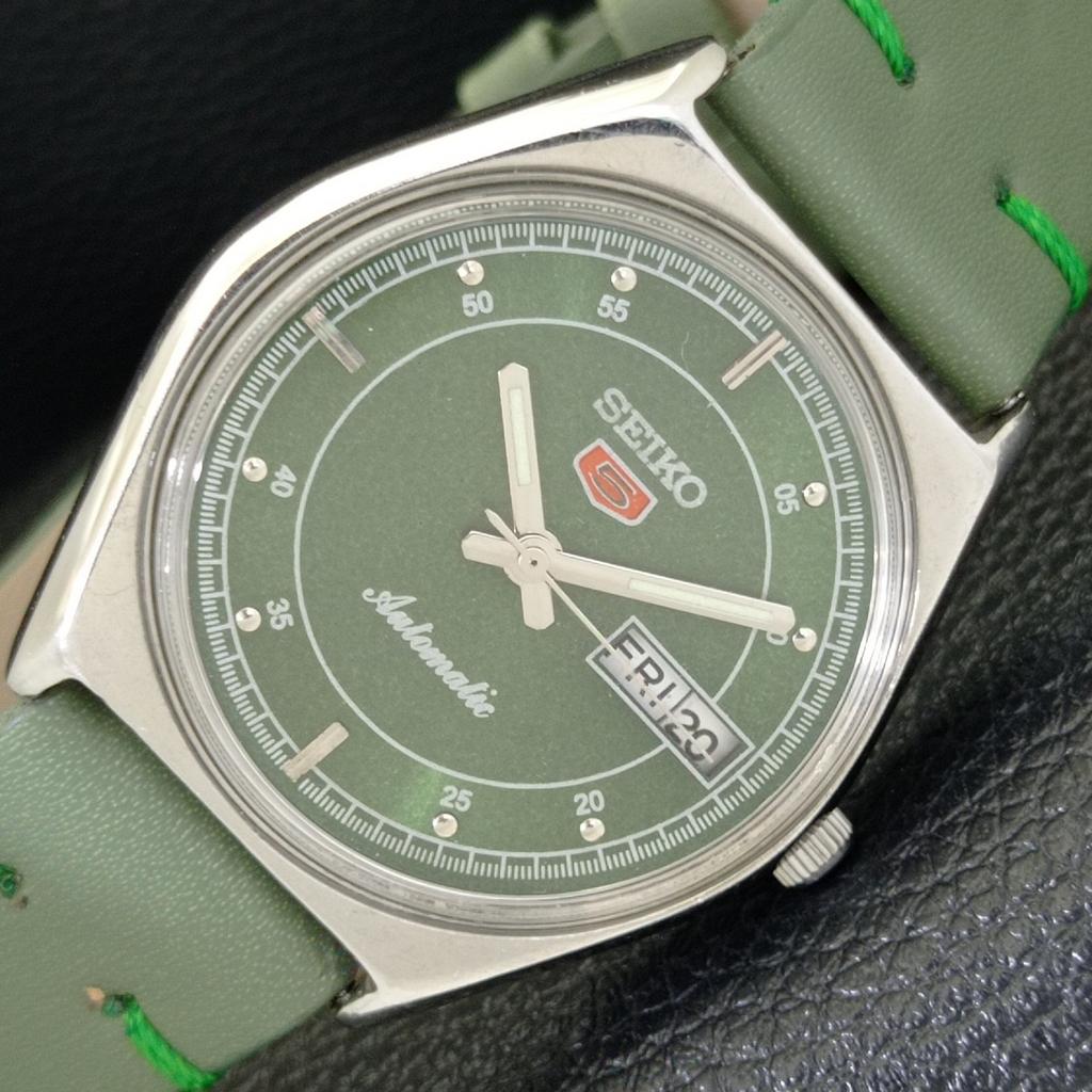 

ЯПОНИЯ 6309A ВИНТАЖНЫЕ МУЖСКИЕ АВТОМАТИЧЕСКИЕ ЧАСЫ SEIKO 5 С ЗЕЛЕНЫМ ЦВЕТОМ ЦИФЕРБЛАТА a701356-5 R206a-a701356