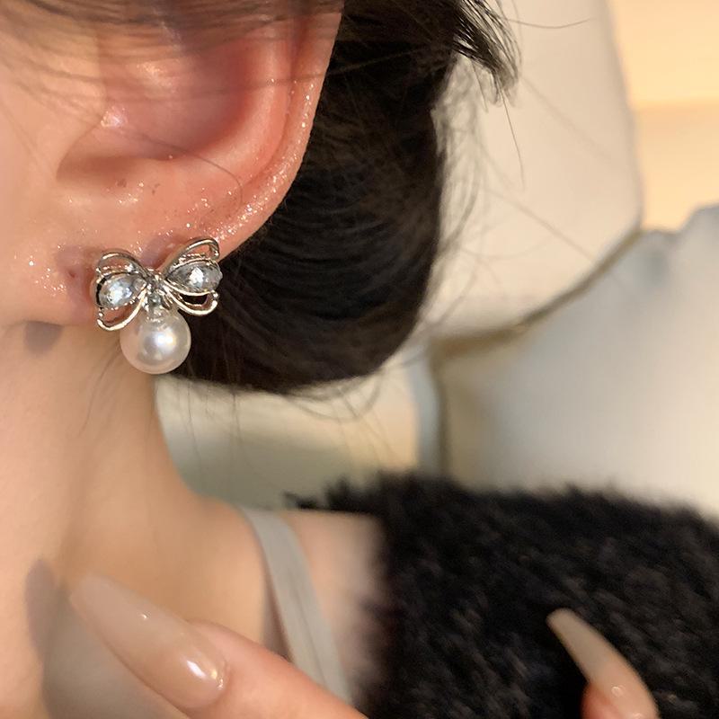 Exquisite Zircon Bow & Pearl Earrings - S925 Silver, Versatile Luxury for Women