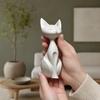 3D Printed Cat Figurines, Matte White Ornaments, Nordic Style Cat Statue, Minimalist Artistic Cat Sculpture for Home Office Desk Decoration