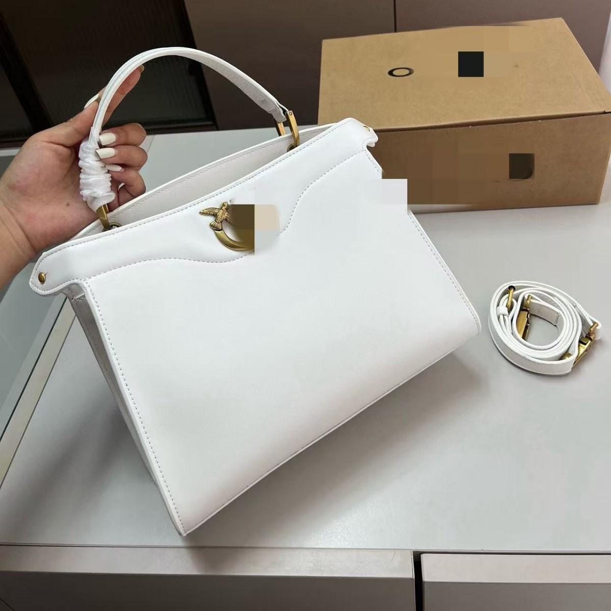 

2025 Women s Versatile Fashion Commuter Bag - Large Capacity, Crossbody, Single Shoulder for Mom 27x17 cm білий
