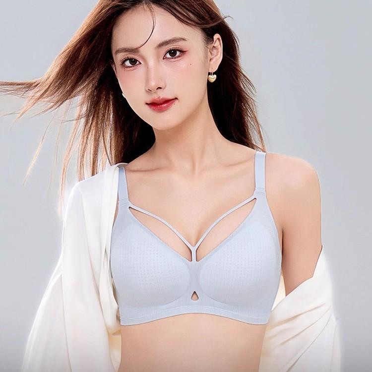 Light and breathable invisible liquid foundation seamless underwear women's small breasts gather and close secondary breasts to prevent sagging