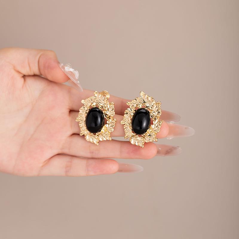 Women's High-End Plain Hoop Earrings: Light Luxury Ear Drops & Studs, Niche Design for Autumn/Winter.