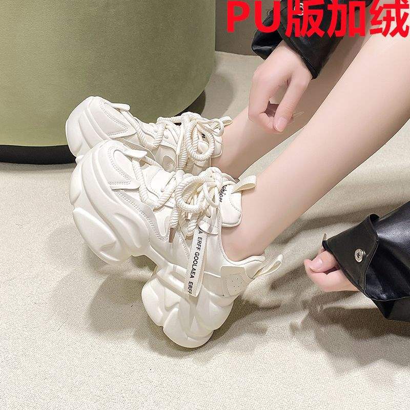 Koreanische Version Internet-Berühmtheit Konter Samt kleine Plattform lässige Sportschuhe vielseitige Schnürer Dad Shoes Damen neue Modelle