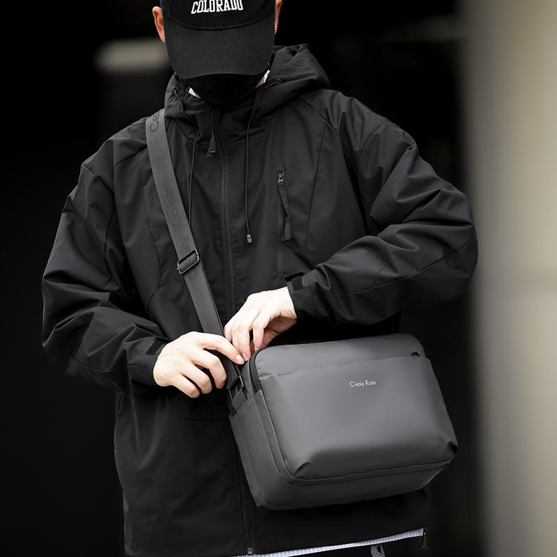 Business Men's Shoulder Bag Waterproof Commuter Crossbody Bag Large Capacity Messenger Bag