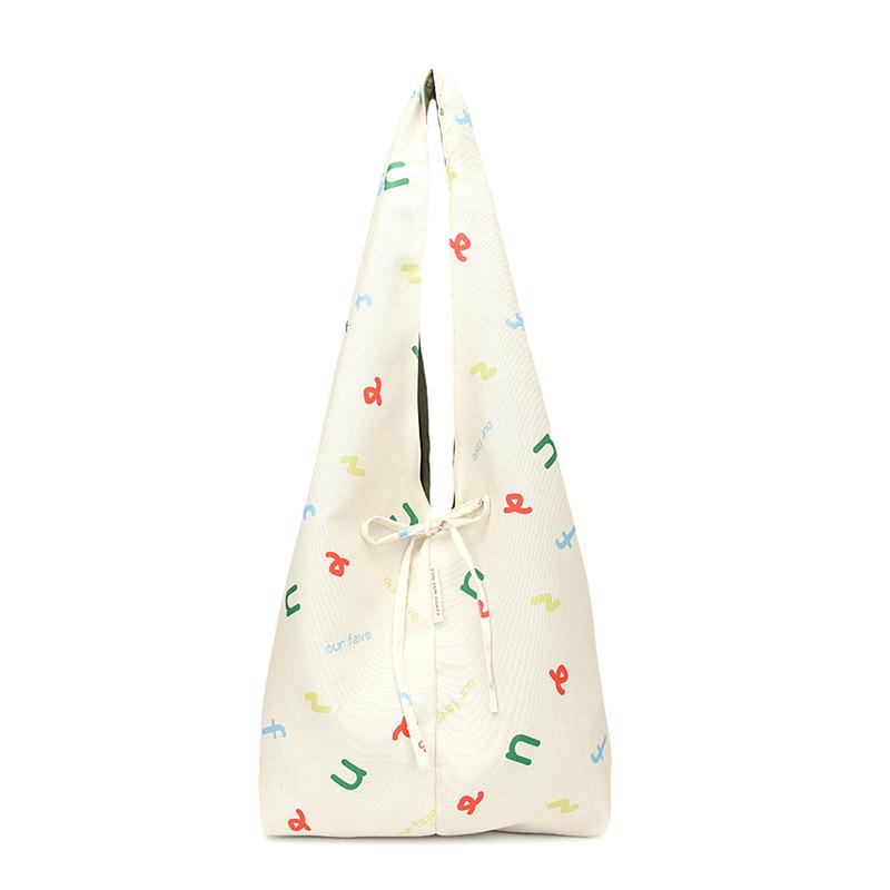 

Сумка большой вместимости Женская Новая Нейлоновая ткань Для выхода Легкая На плечо Подмышку Сумка-тоут