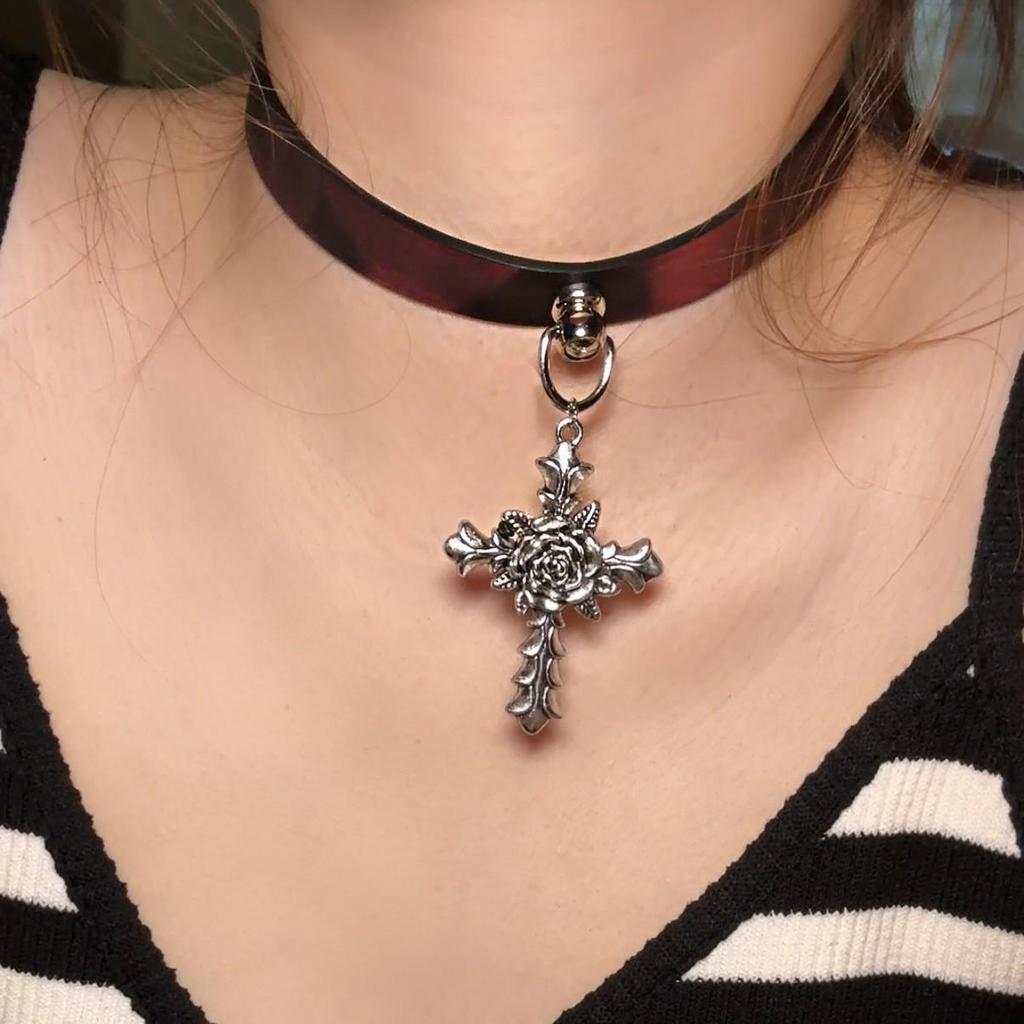 Chique Pittige Meisje Leren Bel Choker Ketting – Uniek Minderheidsontwerp