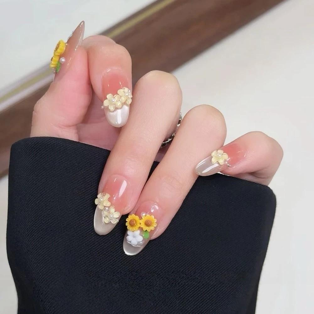 100pcs 3D Sunflower Nail Rhinestones Realistic 6*6mm Daisy Rhinestones Simple DIY Decor Nail Decoration Rhinestones For Nail Art