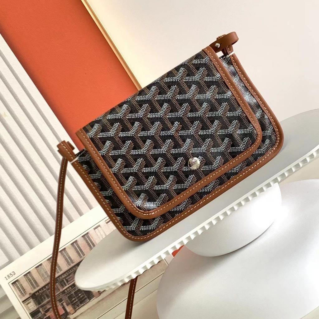 3-Layer Mini Crossbody Bag for Women, Lightweight PU Envelope Purse with Classic Print, Adjustable Shoulder Strap, Internal Document Pocket