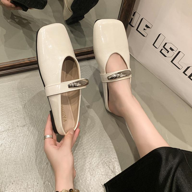 French Retro Round Head Shallow Mouth Flat Bottom Cool Slippers Mary Jane Shoes Women's Summer 2025 New Temperament Slippers Tide