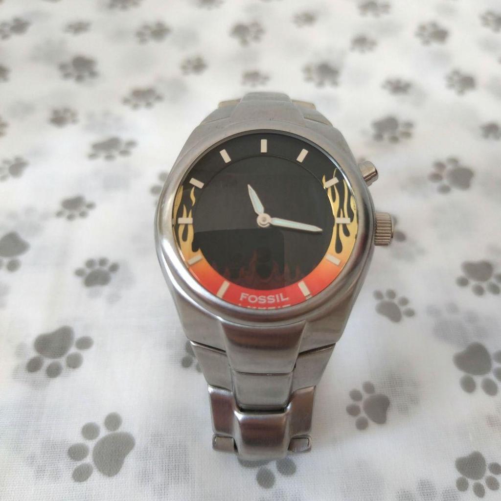 Used [Battery Replaced and Operation Confirmed] FOSSIL BIGTIC Watch Fire Pattern