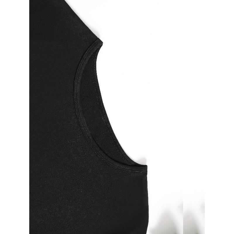 Plus Size, Valentine's Day Women's Plus Size Oversized Black T-Shirt - White & Red Heart Print with Black Spots,